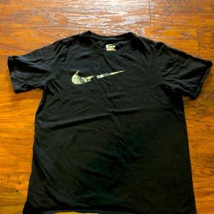 Nike Boys Black Shirt Large L